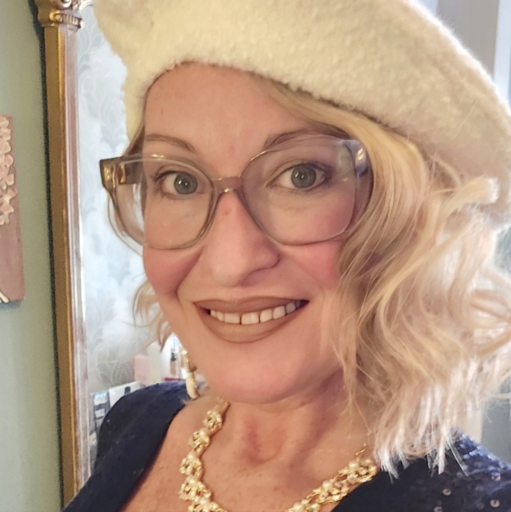 Meet your Posher, Lady Jame